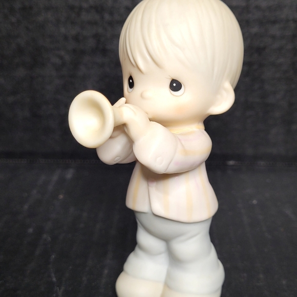 1984 Precious Moments 'He Is My Song' #12394 - Picture 11 of 15